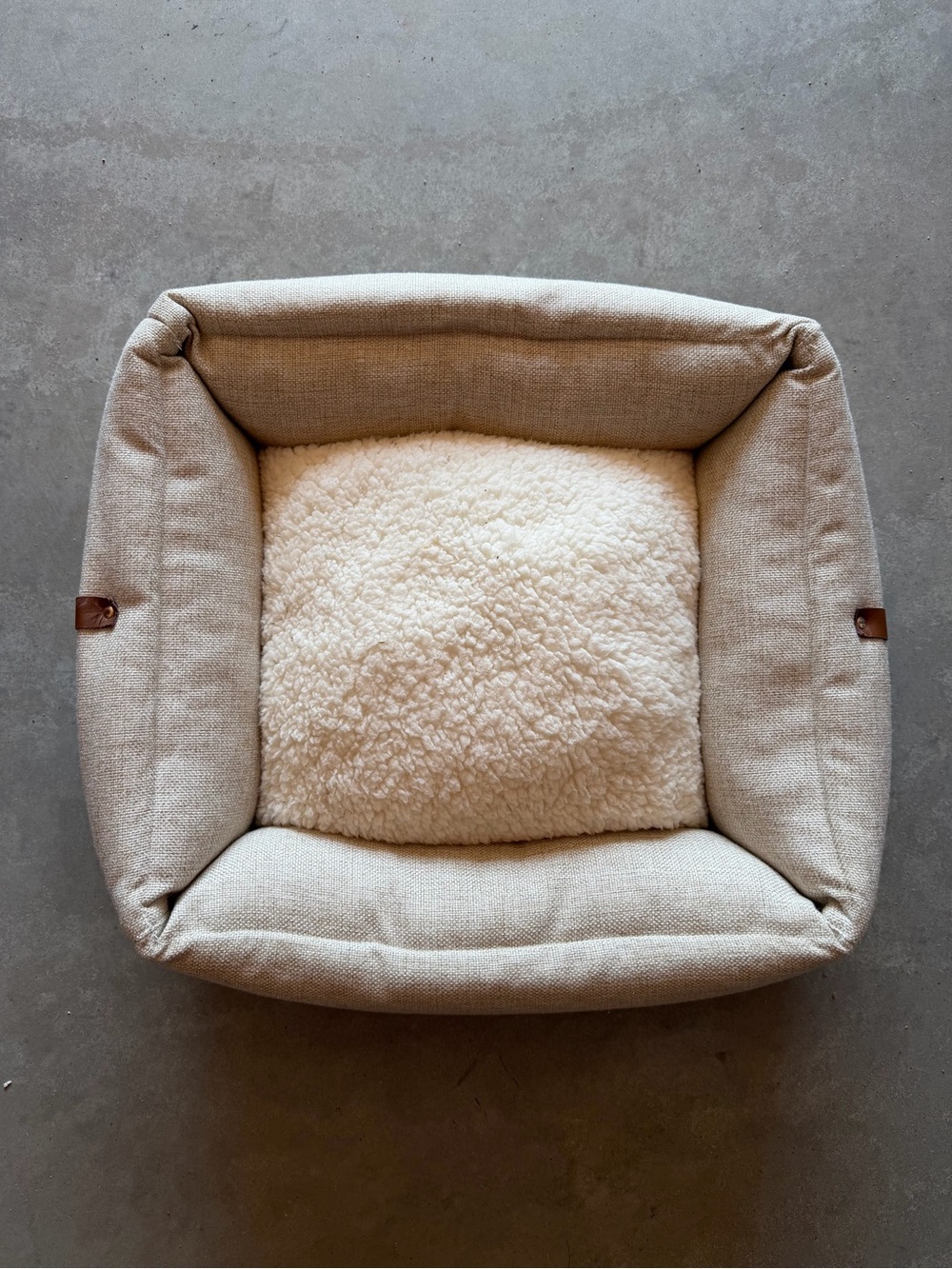 Boots & Barkley Neutral 4-Sided Bolster Dog / Cat Bed NWOT